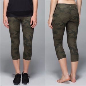 Lululemon Camouflage Print Cropped Leggings 10